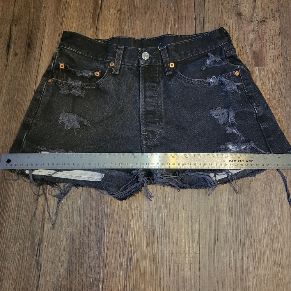 Vintage Levis 501 Button Fly Black Denim Distressed Cut Off Shorts - Picture 10 of 12